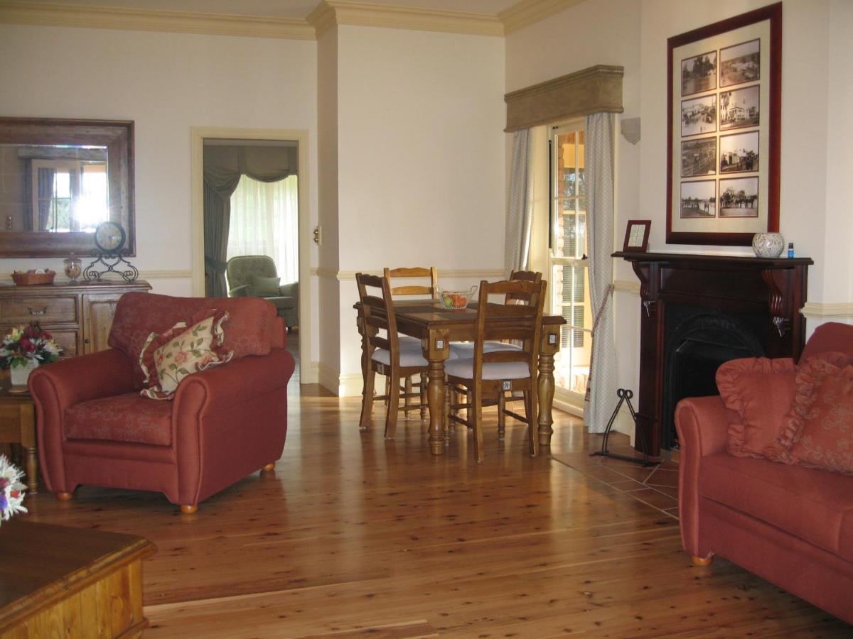 Pericoe Retreat Bed & Breakfast Dubbo Exterior photo